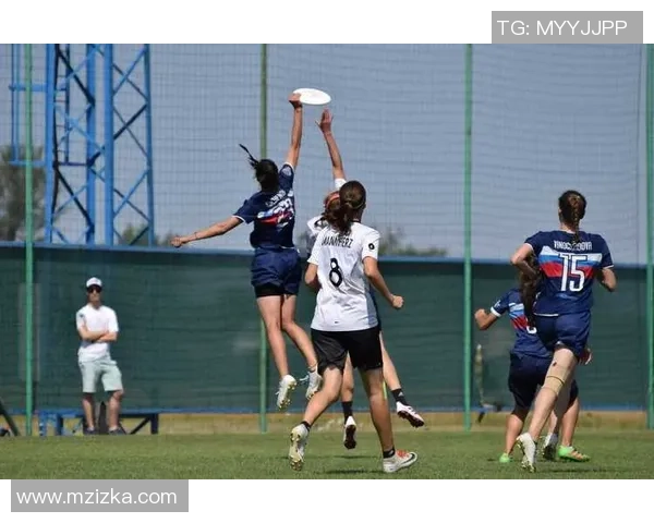 成都飞盘队与上海飞盘队赛后复盘分析团队配合与战术执行的关键因素